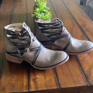 Freebird by Steven Stair Bootie Size 9